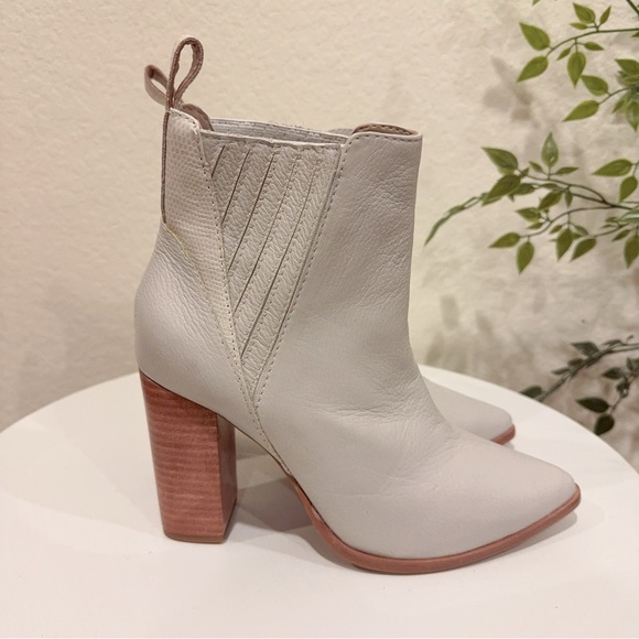 Kaanas Perm Cowboy Ankle Leather Boot in Ivory NWOT Size 6M - Picture 5 of 12